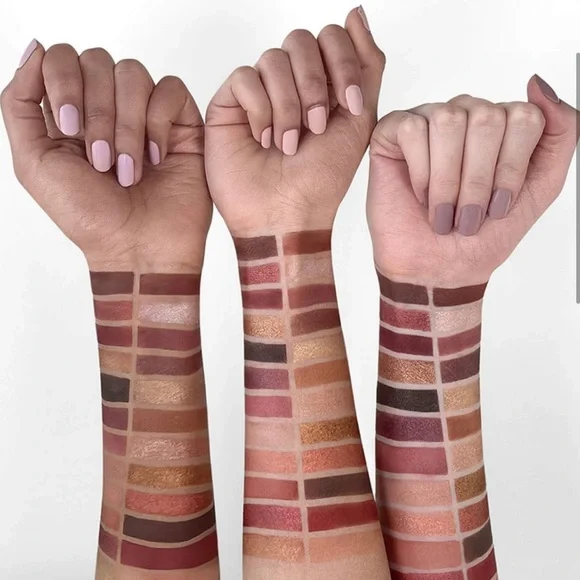 NWT CIATE LONDON Brazilian Glow
Eyeshadow Palette - Picture 6 of 6